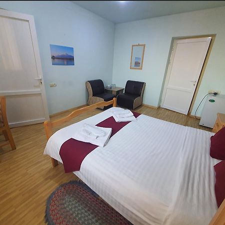 Bed and Breakfast Kesabella Touristic House à P'arak'ar Extérieur photo